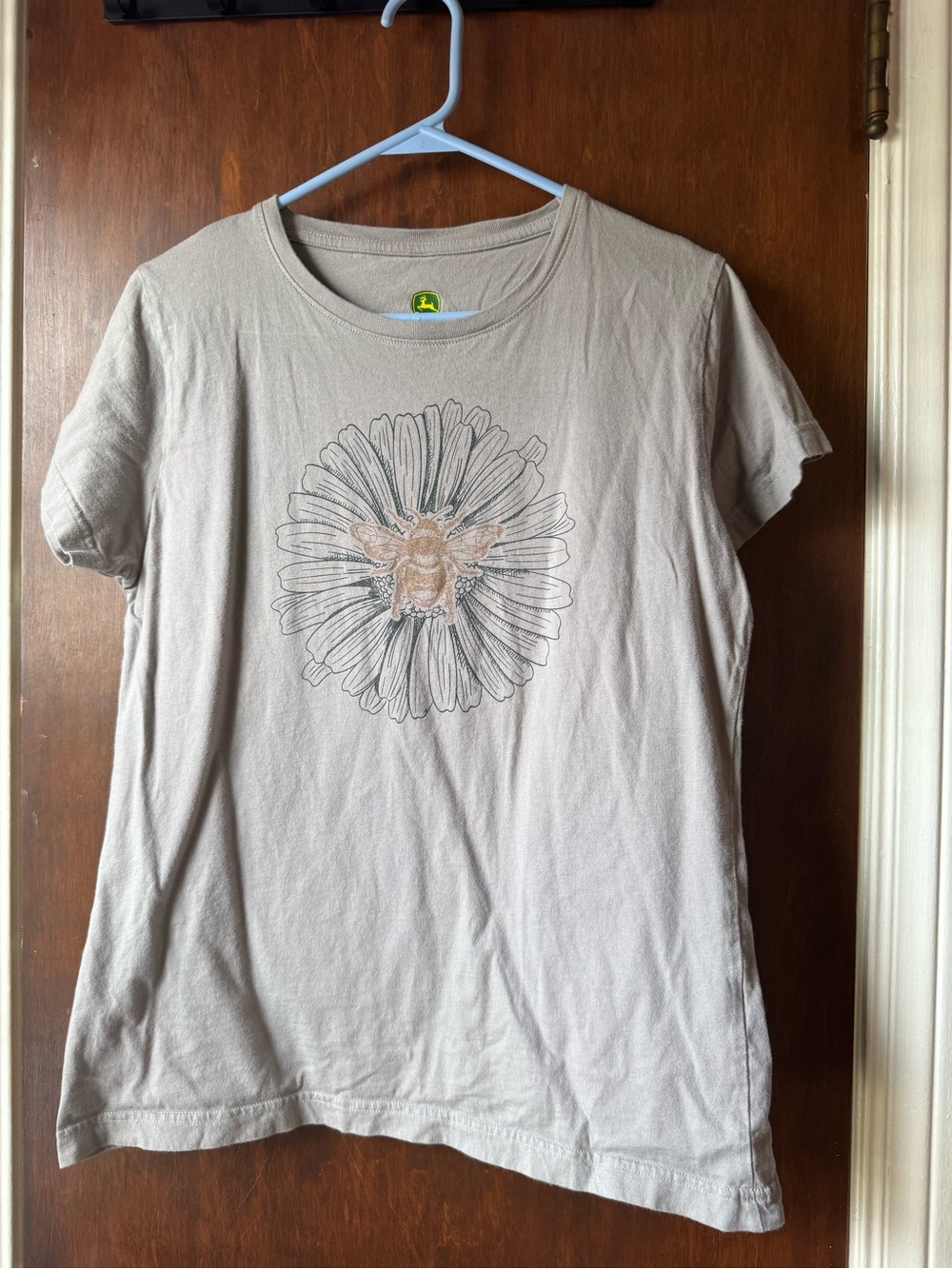 John Deere Women's Light Taupe Graphic Tee with Bee & Daisy